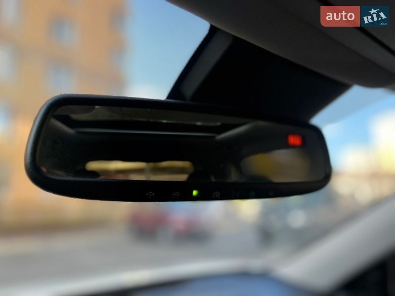 Позашляховик / Кросовер Nissan Rogue 2017 в Києві