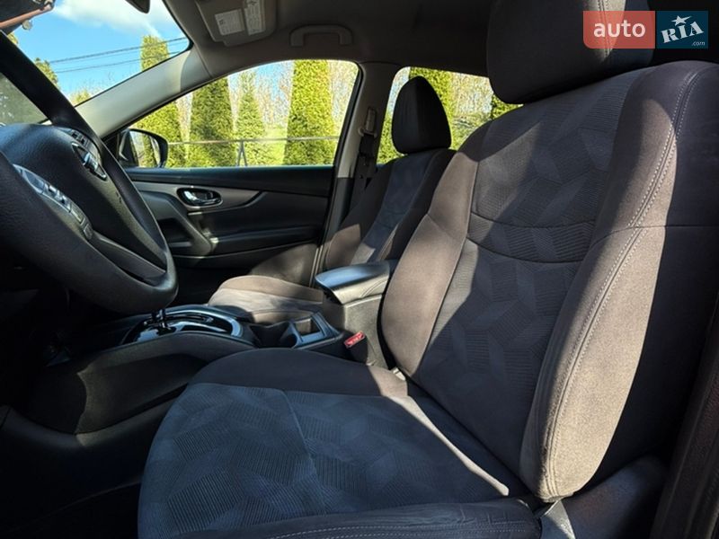 Позашляховик / Кросовер Nissan Rogue 2016 в Лубнах