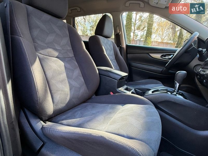 Позашляховик / Кросовер Nissan Rogue 2016 в Лубнах