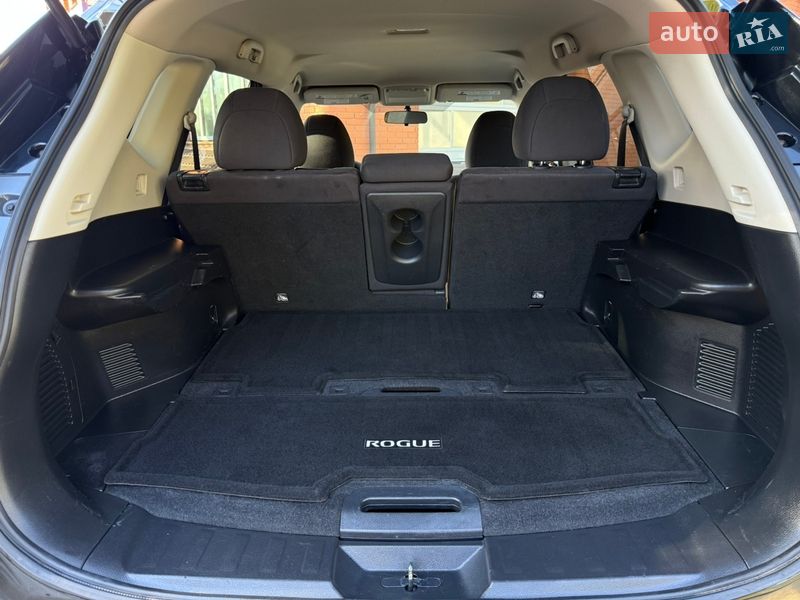 Позашляховик / Кросовер Nissan Rogue 2016 в Лубнах