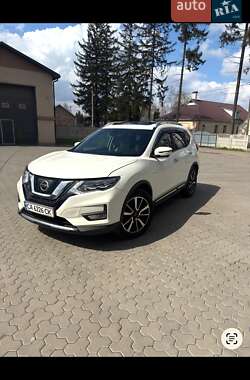 Внедорожник / Кроссовер Nissan Rogue 2016 в Ирпене