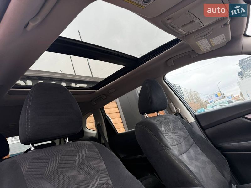 Позашляховик / Кросовер Nissan Rogue 2016 в Житомирі