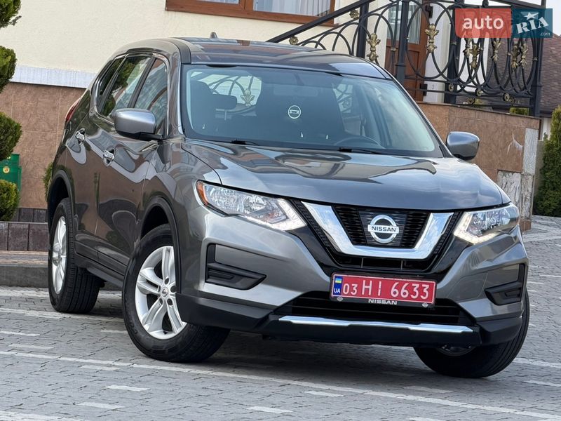 Внедорожник / Кроссовер Nissan Rogue 2017 в Дрогобыче