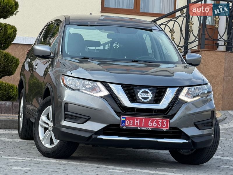 Внедорожник / Кроссовер Nissan Rogue 2017 в Дрогобыче