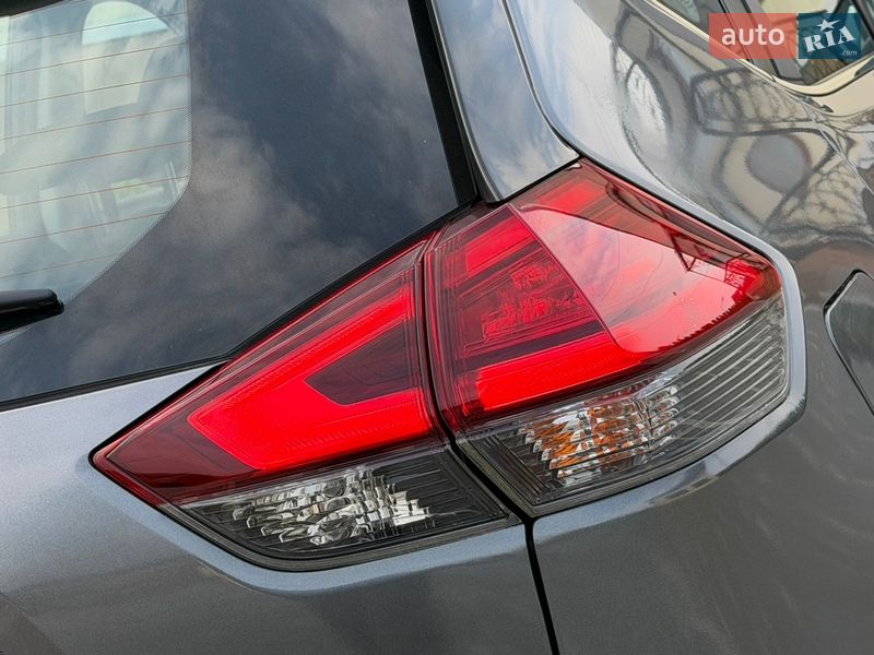 Внедорожник / Кроссовер Nissan Rogue 2017 в Дрогобыче