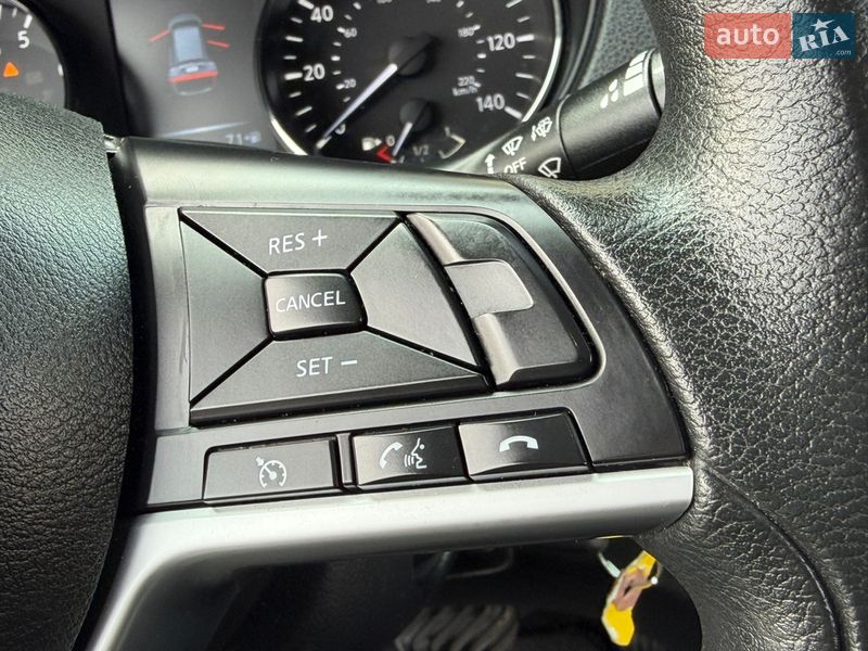 Внедорожник / Кроссовер Nissan Rogue 2017 в Дрогобыче