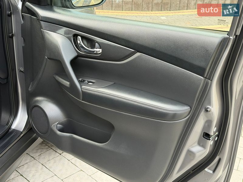 Внедорожник / Кроссовер Nissan Rogue 2017 в Дрогобыче