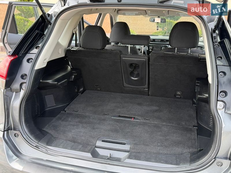 Внедорожник / Кроссовер Nissan Rogue 2017 в Дрогобыче