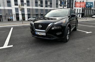 Внедорожник / Кроссовер Nissan Rogue 2021 в Ровно