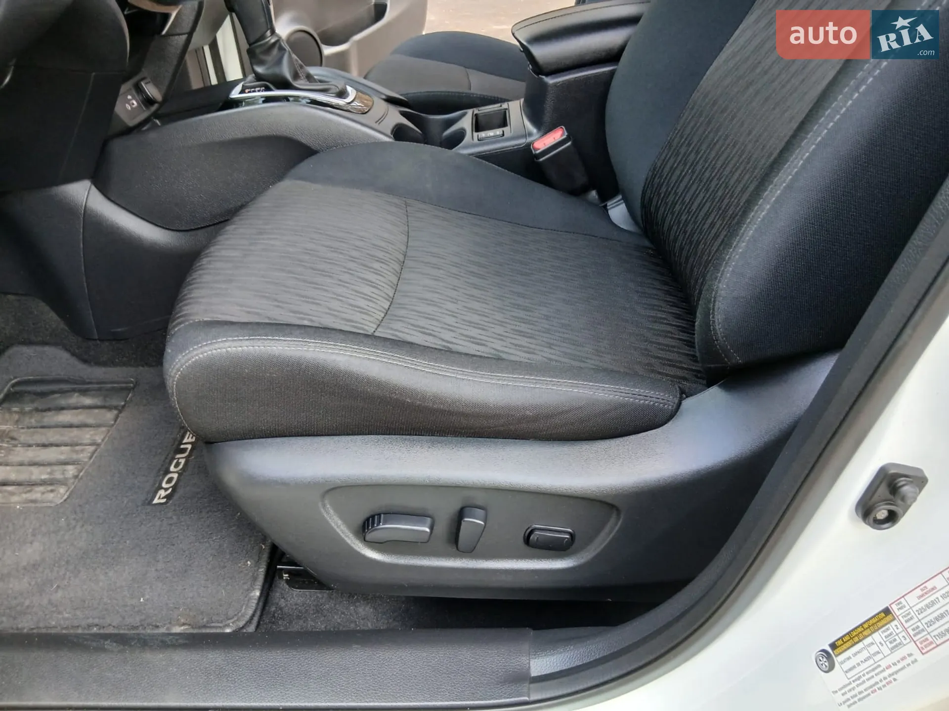 2019 Nissan Rogue - мініатюра 4
