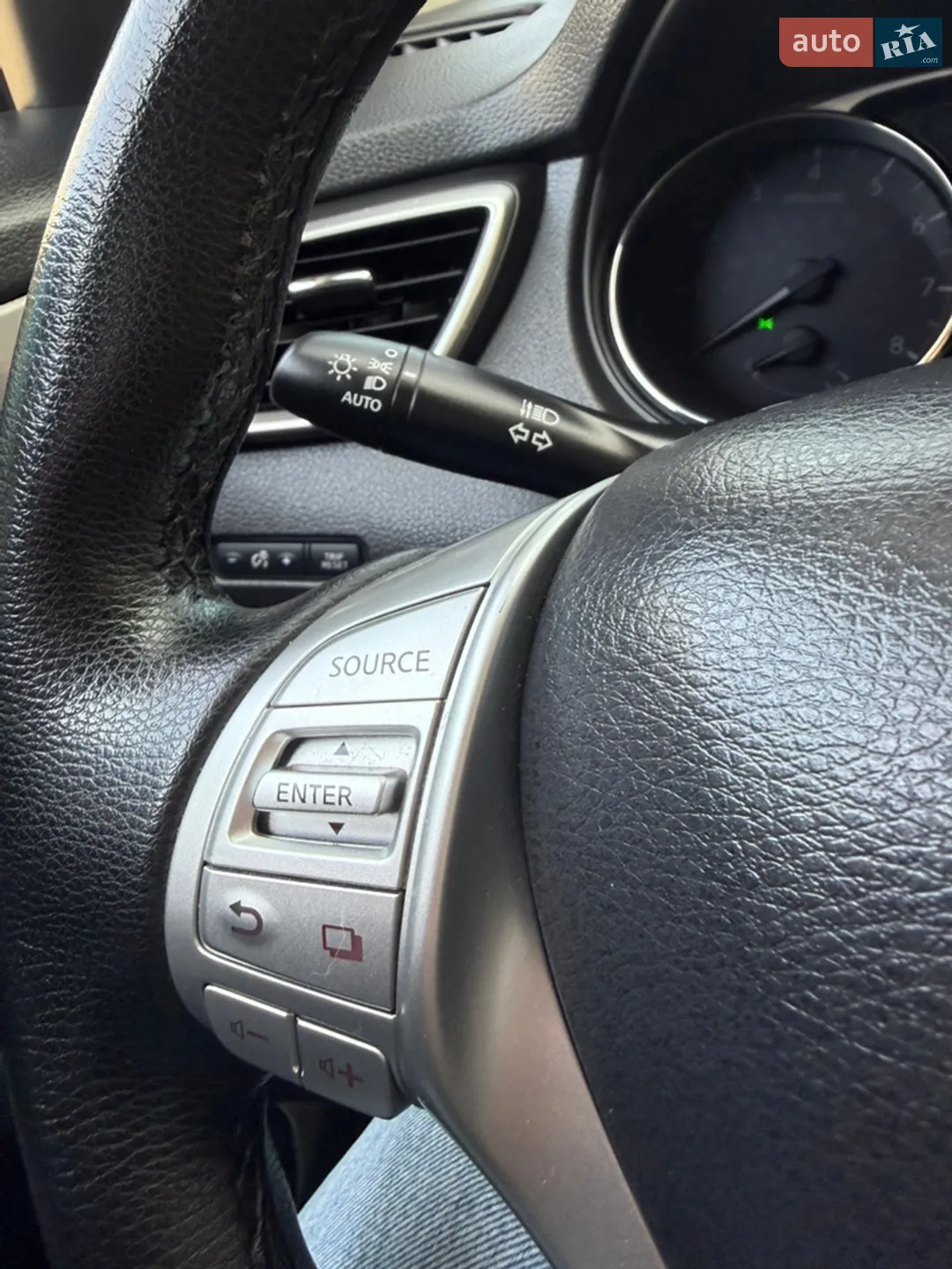 2014 Nissan Rogue - мініатюра 32