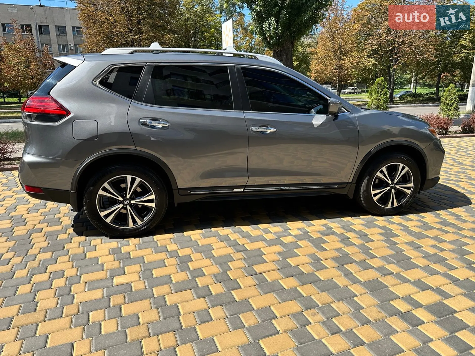 2017 Nissan Rogue - фото 1