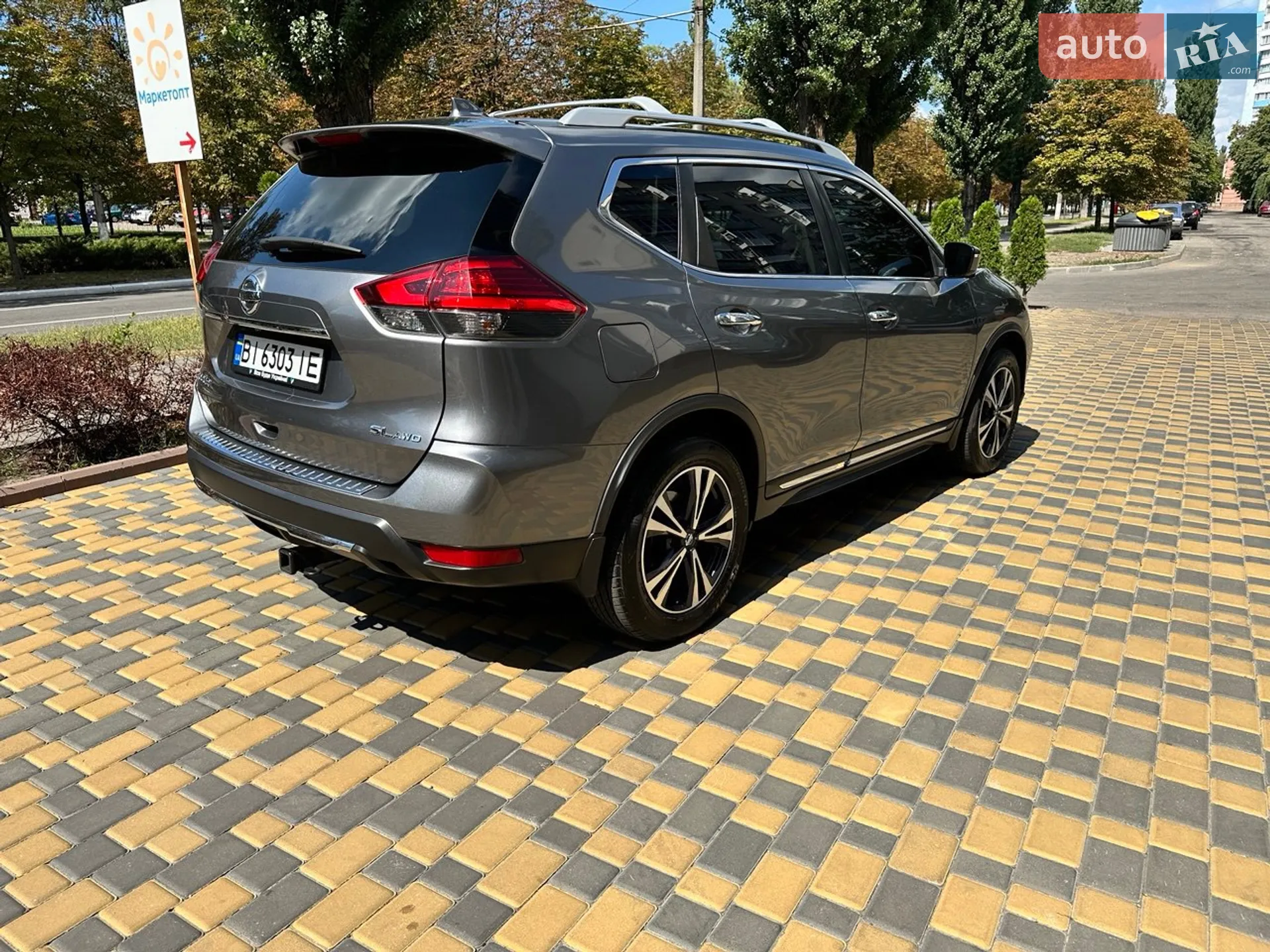 2017 Nissan Rogue - мініатюра 2
