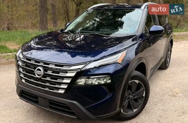 Позашляховик / Кросовер Nissan Rogue 2024 в Києві