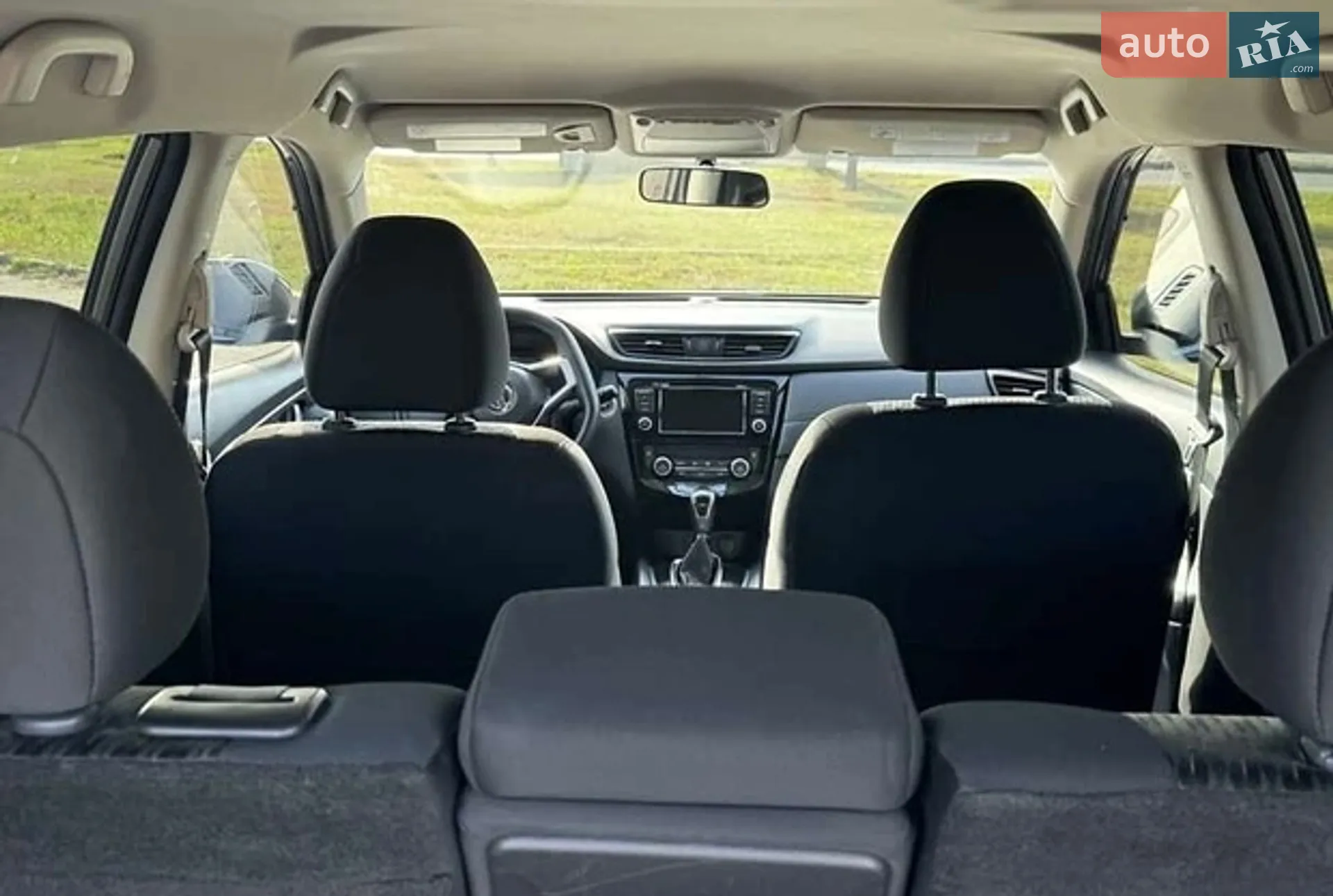 2018 Nissan Rogue - мініатюра 16