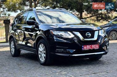 Внедорожник / Кроссовер Nissan Rogue 2017 в Ровно