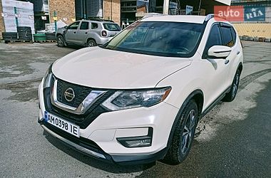 Внедорожник / Кроссовер Nissan Rogue 2017 в Житомире