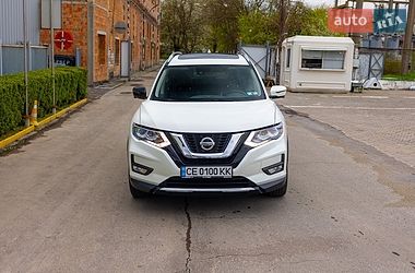 Внедорожник / Кроссовер Nissan Rogue 2018 в Черновцах