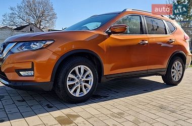 Внедорожник / Кроссовер Nissan Rogue 2017 в Ровно