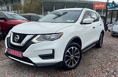 Внедорожник / Кроссовер Nissan Rogue 2017 в Полтаве