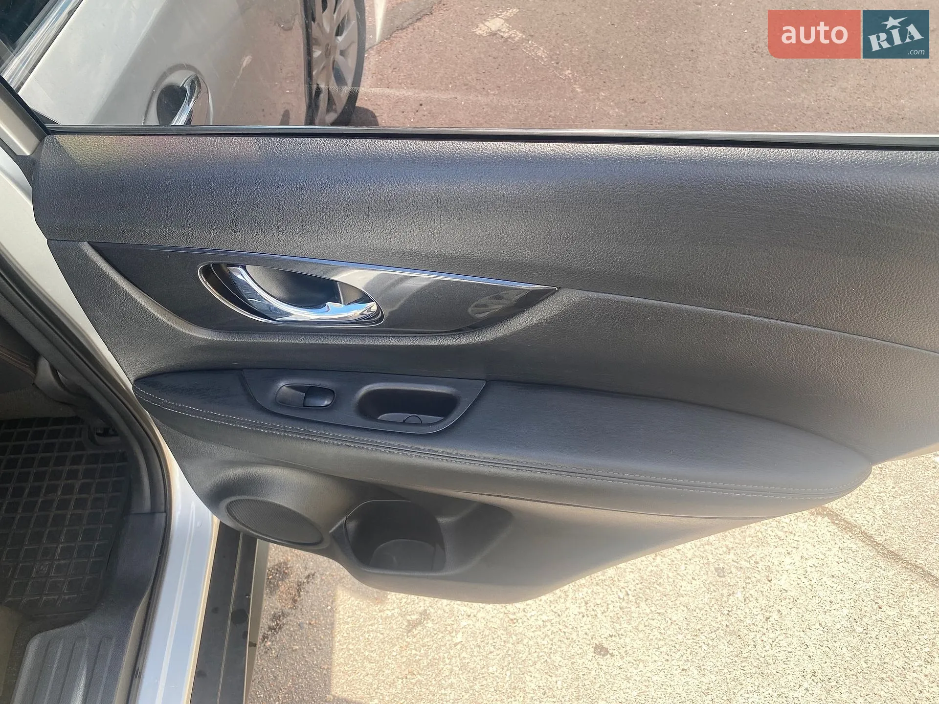 Nissan Rogue 2017 VIN KNMAT2MV2HP559615 фото оголошення 27 з 40