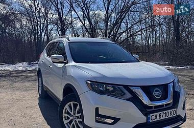 Внедорожник / Кроссовер Nissan Rogue 2017 в Городище