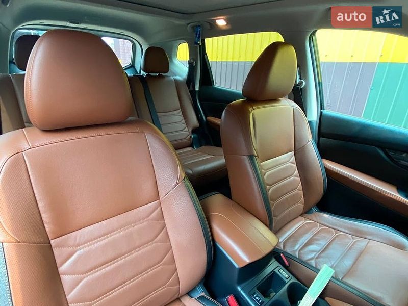 Внедорожник / Кроссовер Nissan Rogue 2019 в Киеве