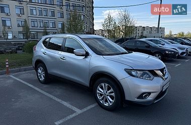 Внедорожник / Кроссовер Nissan Rogue 2015 в Киеве