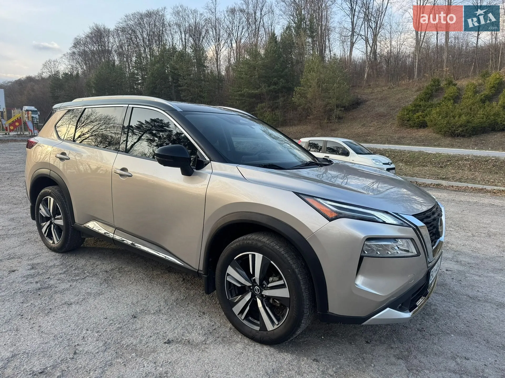 2020 Nissan Rogue - мініатюра 2