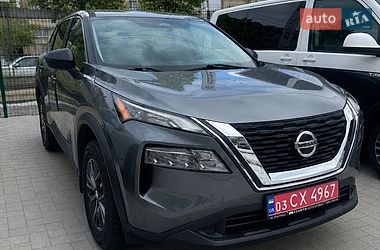 Позашляховик / Кросовер Nissan Rogue 2021 в Чернівцях
