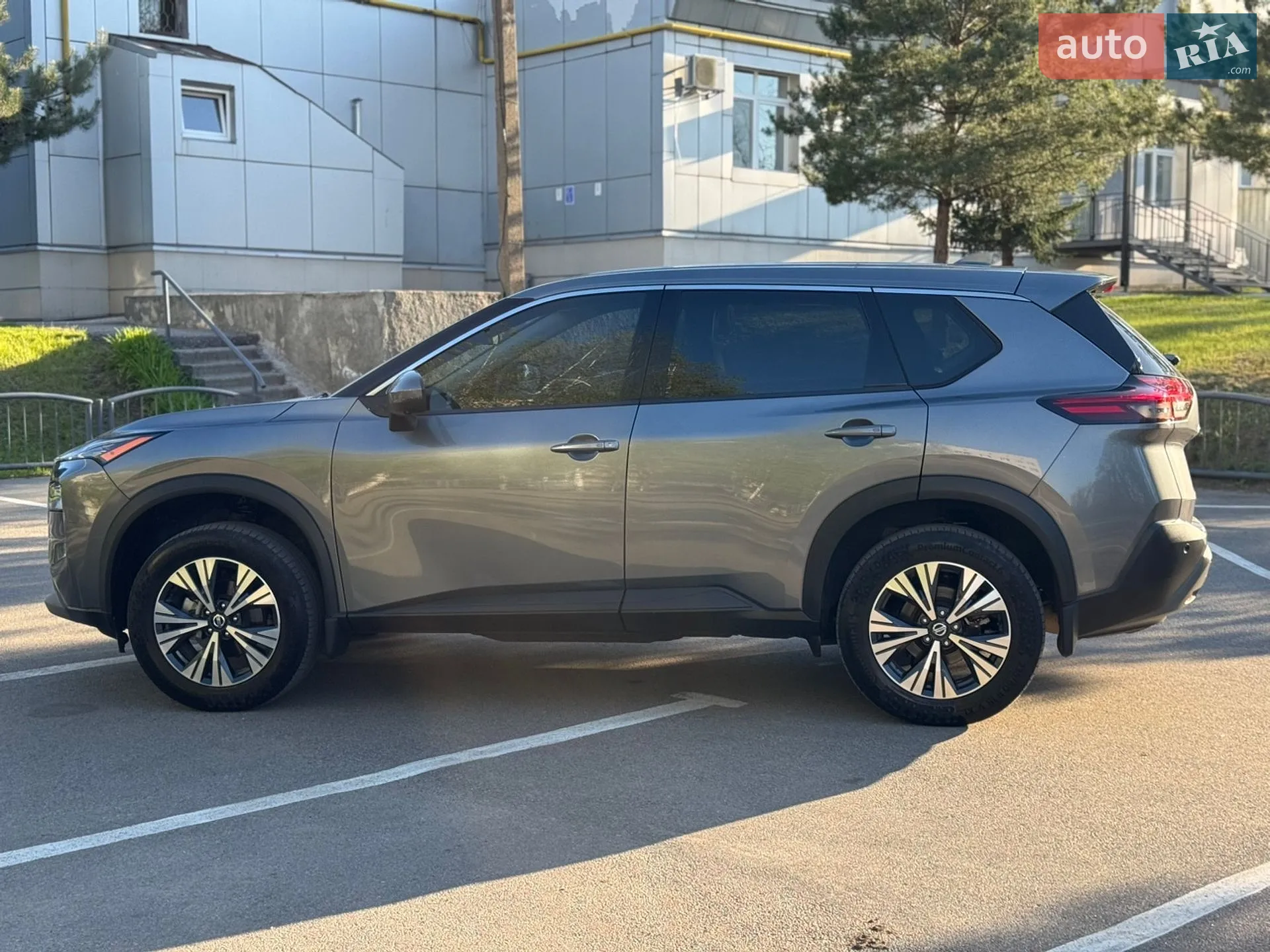 2021 Nissan Rogue - мініатюра 4