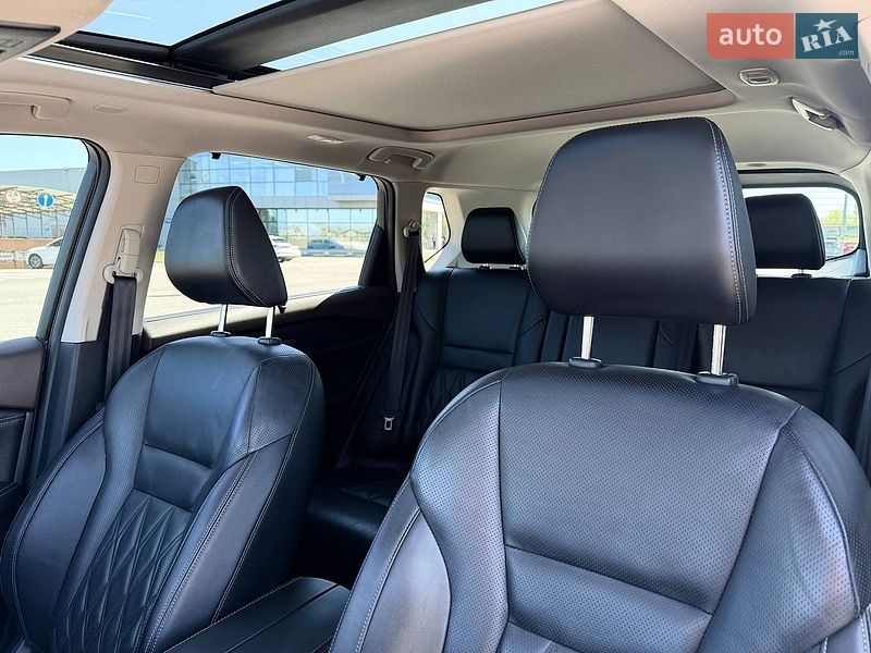 Внедорожник / Кроссовер Nissan Rogue 2021 в Кривом Роге
