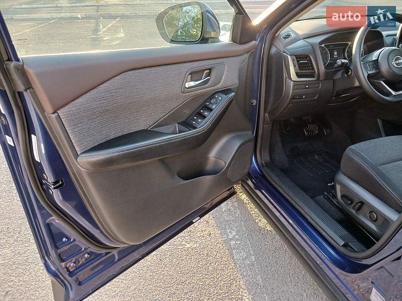 Внедорожник / Кроссовер Nissan Rogue 2023 в Броварах