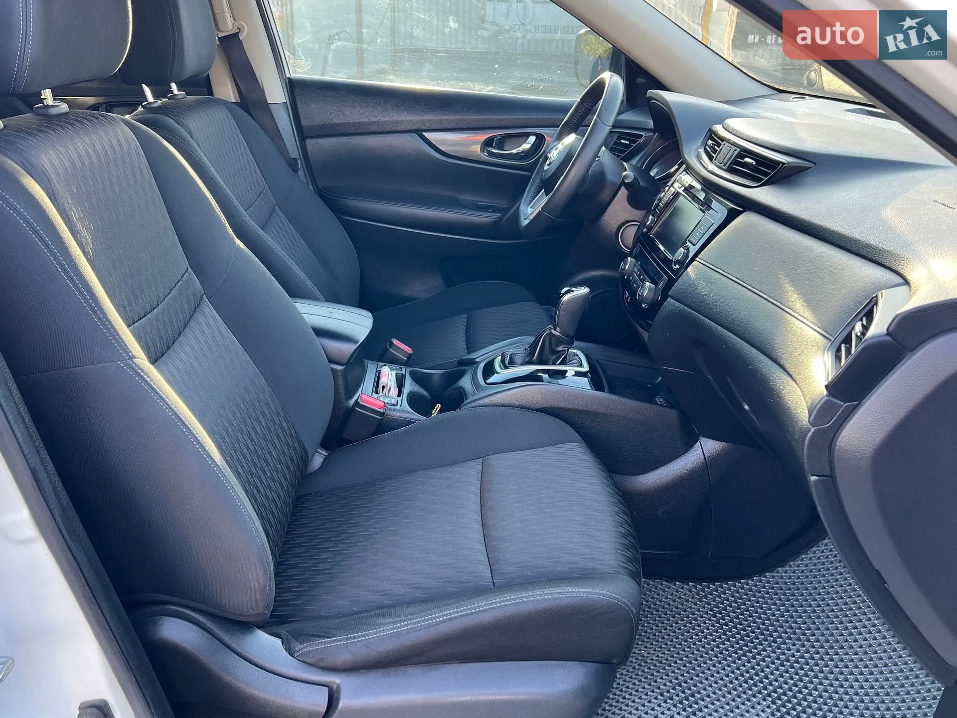 2019 Nissan Rogue - мініатюра 8