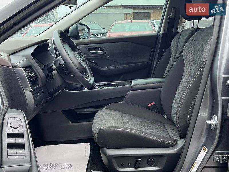 Внедорожник / Кроссовер Nissan Rogue 2021 в Луцке
