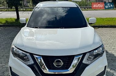 Внедорожник / Кроссовер Nissan Rogue 2017 в Дубно