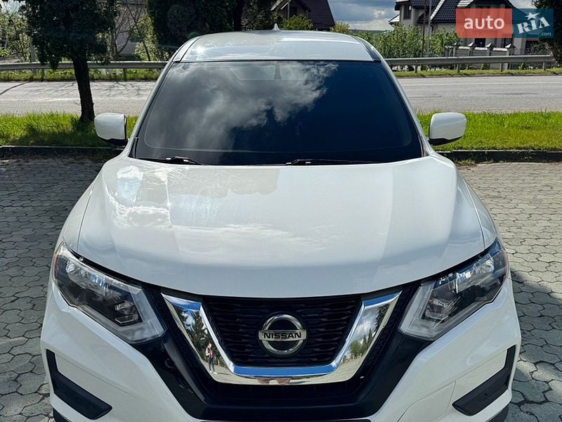 Внедорожник / Кроссовер Nissan Rogue 2017 в Дубно