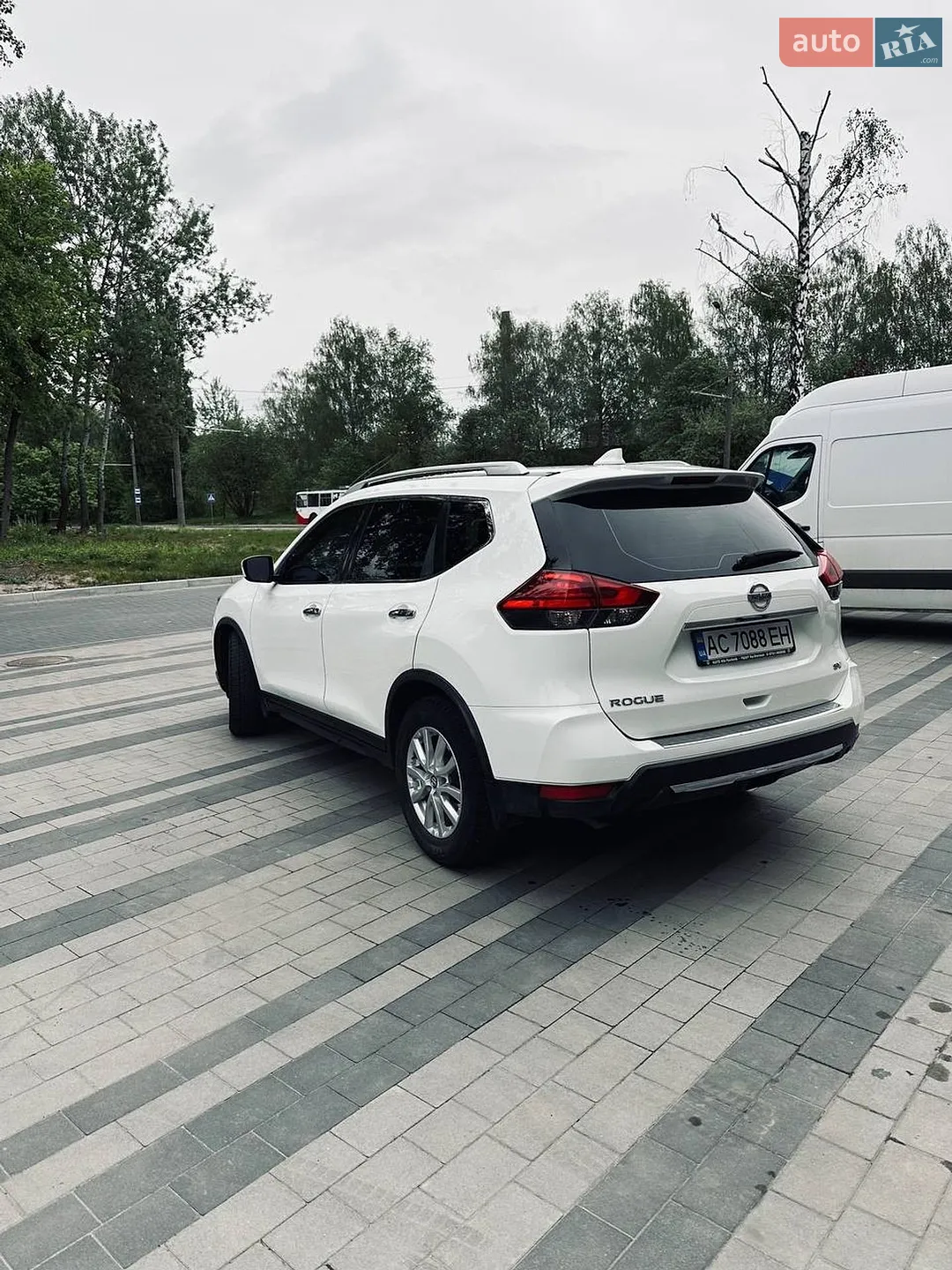 2017 Nissan Rogue - мініатюра 4