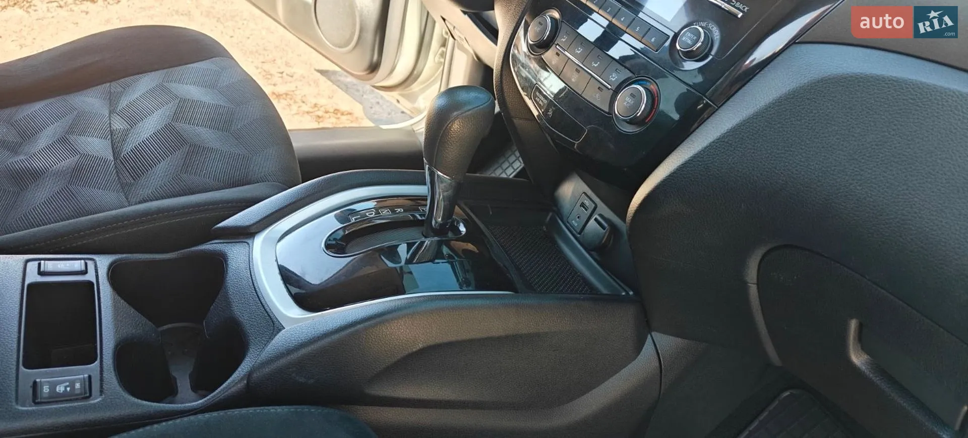 2016 Nissan Rogue - мініатюра 21