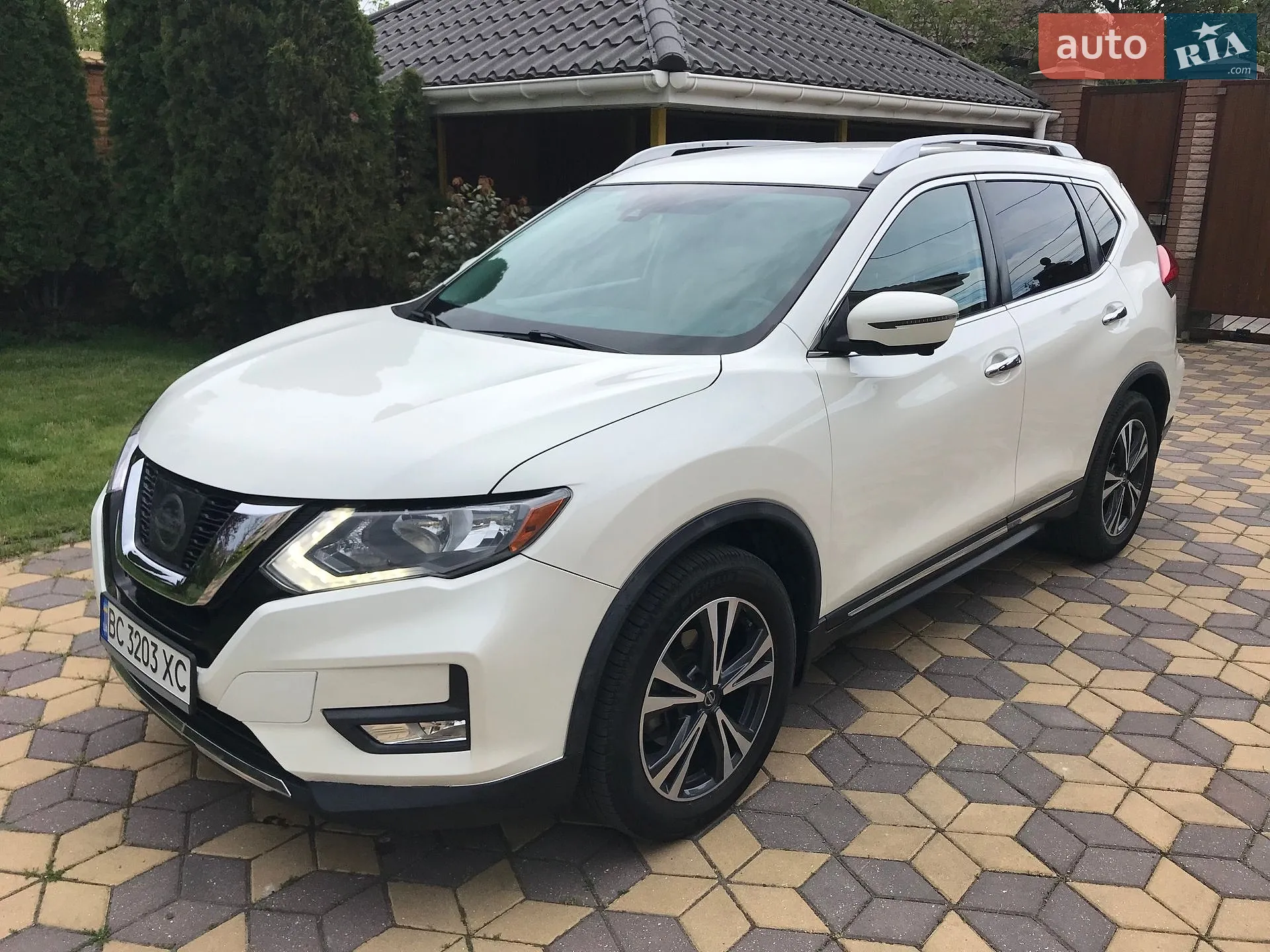 2017 Nissan Rogue - фото 1