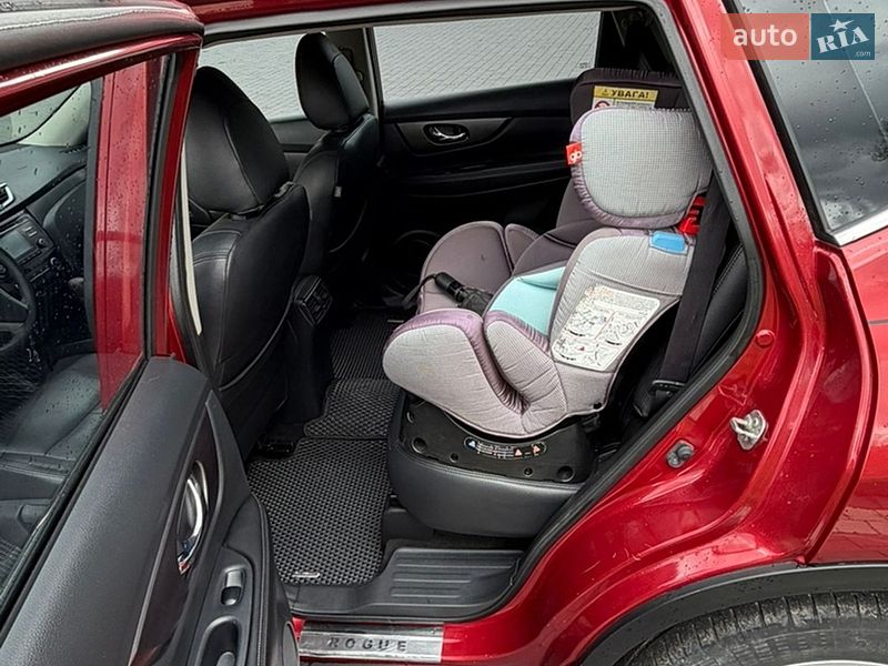 Внедорожник / Кроссовер Nissan Rogue 2015 в Межгорье