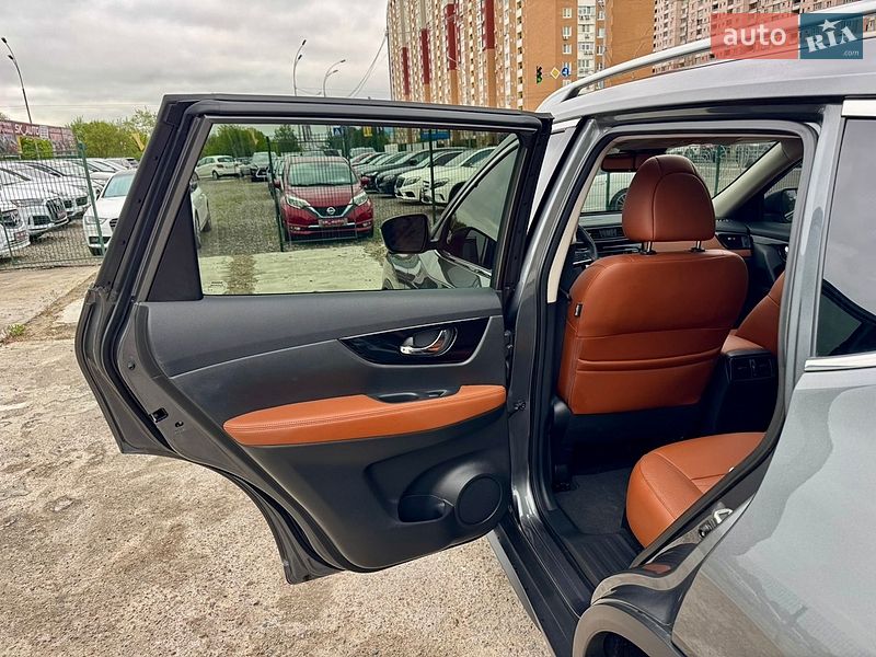 Внедорожник / Кроссовер Nissan Rogue 2019 в Киеве