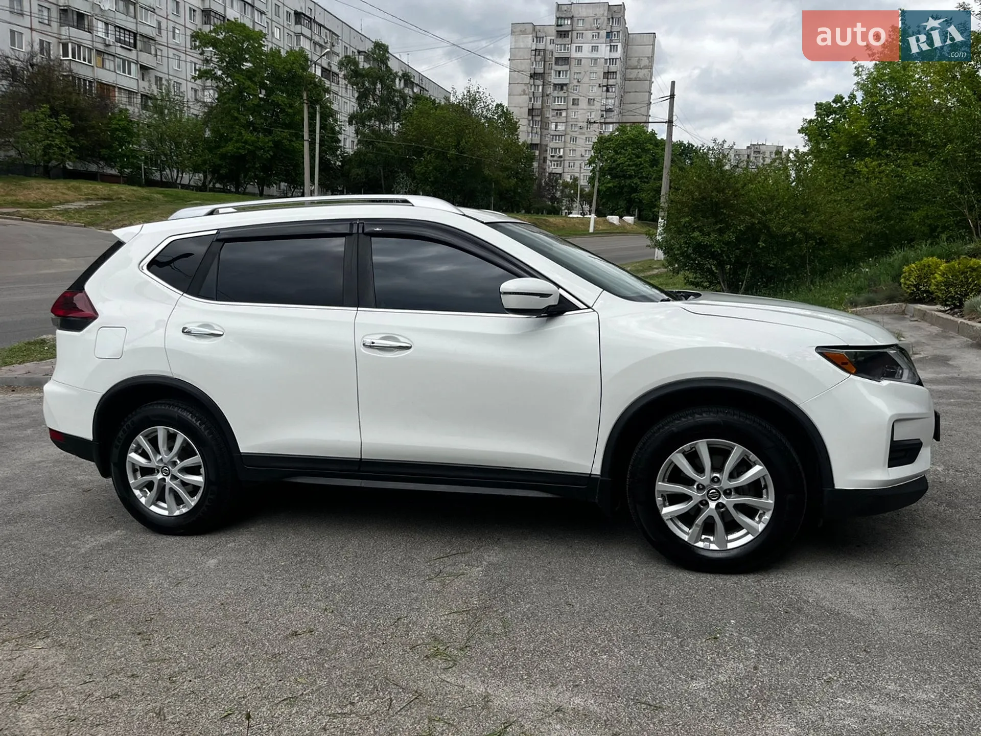 2019 Nissan Rogue - мініатюра 2