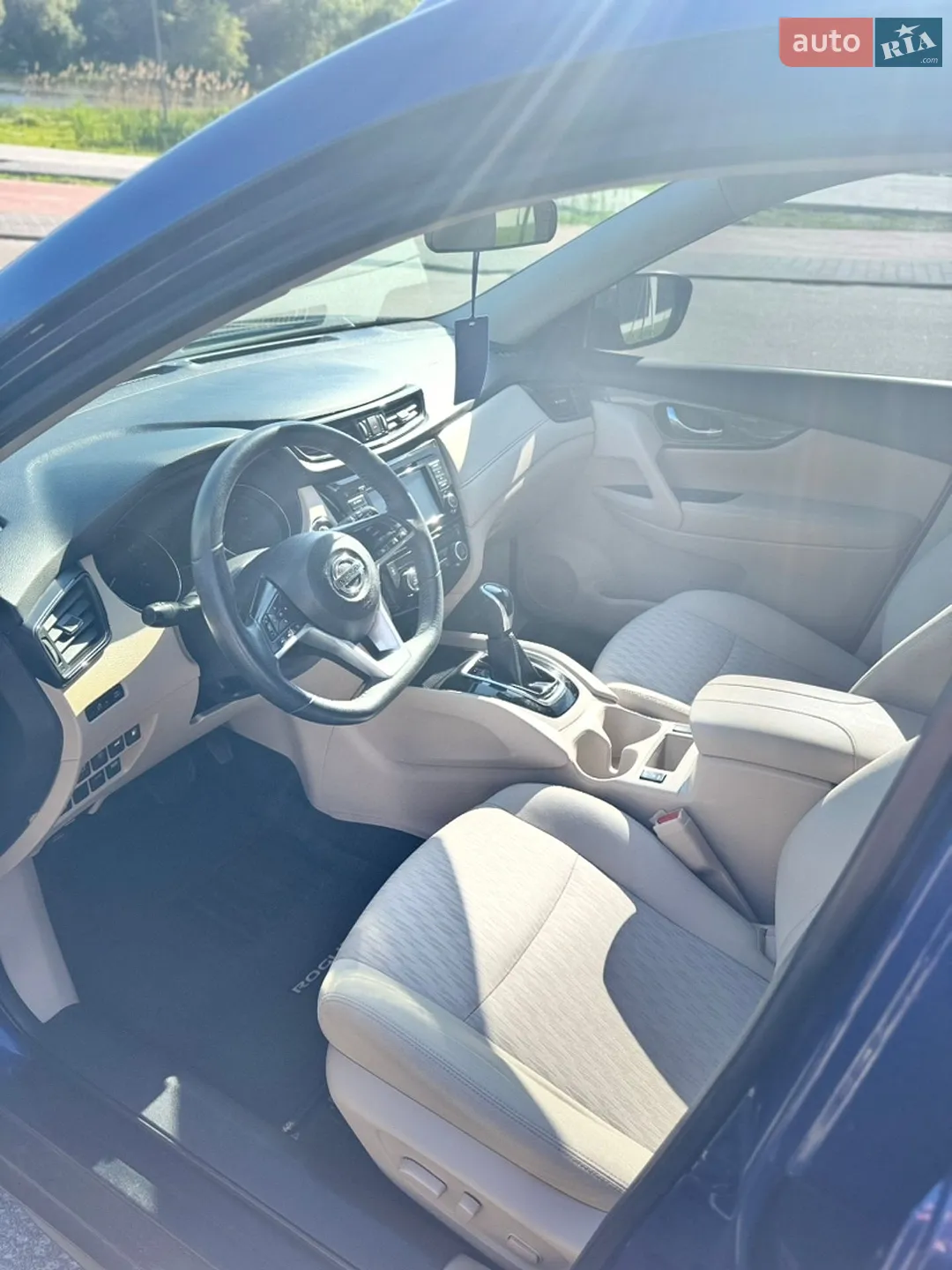 2019 Nissan Rogue - мініатюра 16