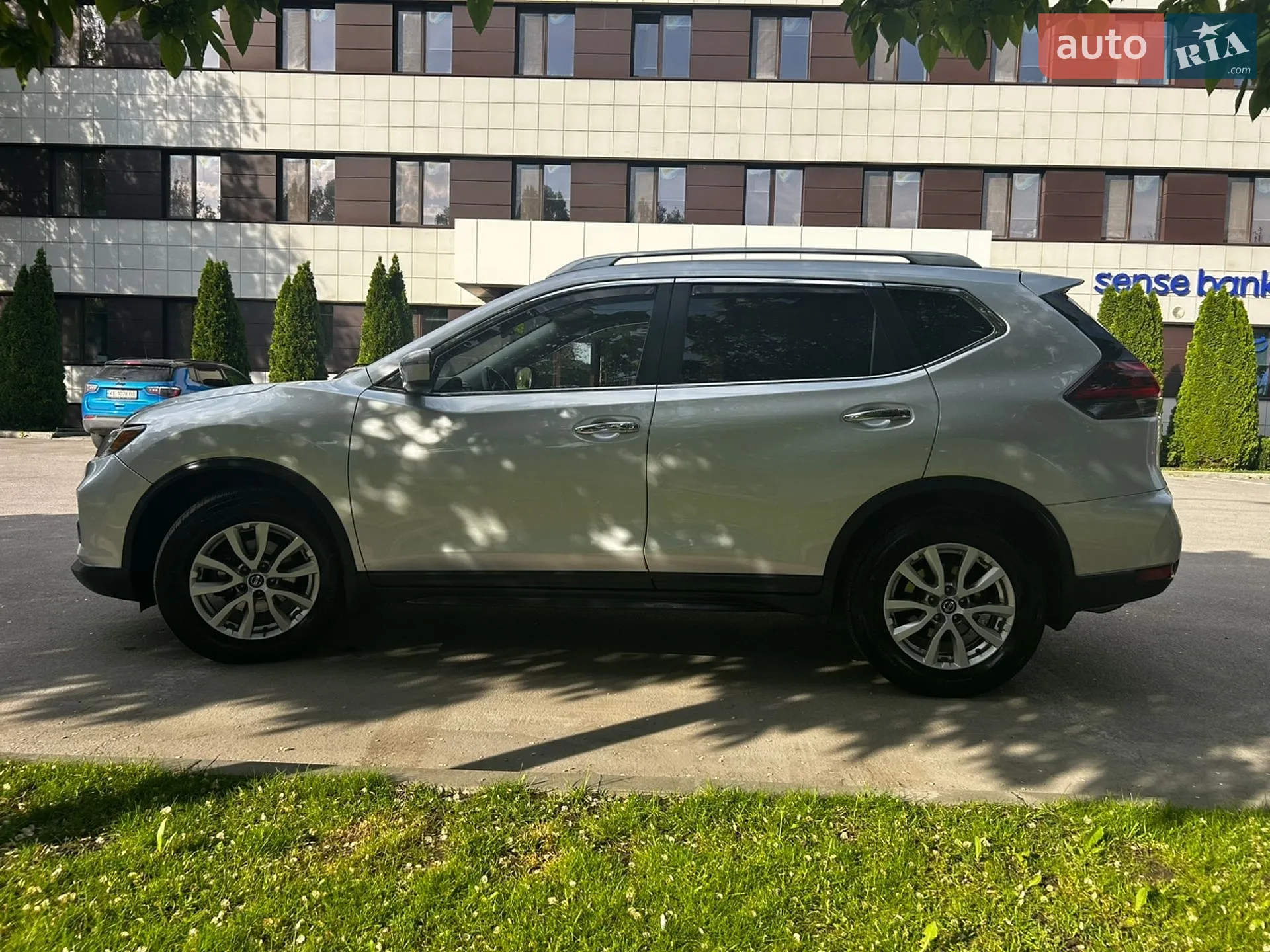 2018 Nissan Rogue - мініатюра 8