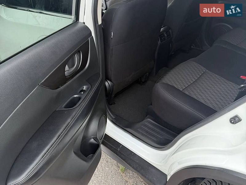 Внедорожник / Кроссовер Nissan Rogue 2020 в Полтаве