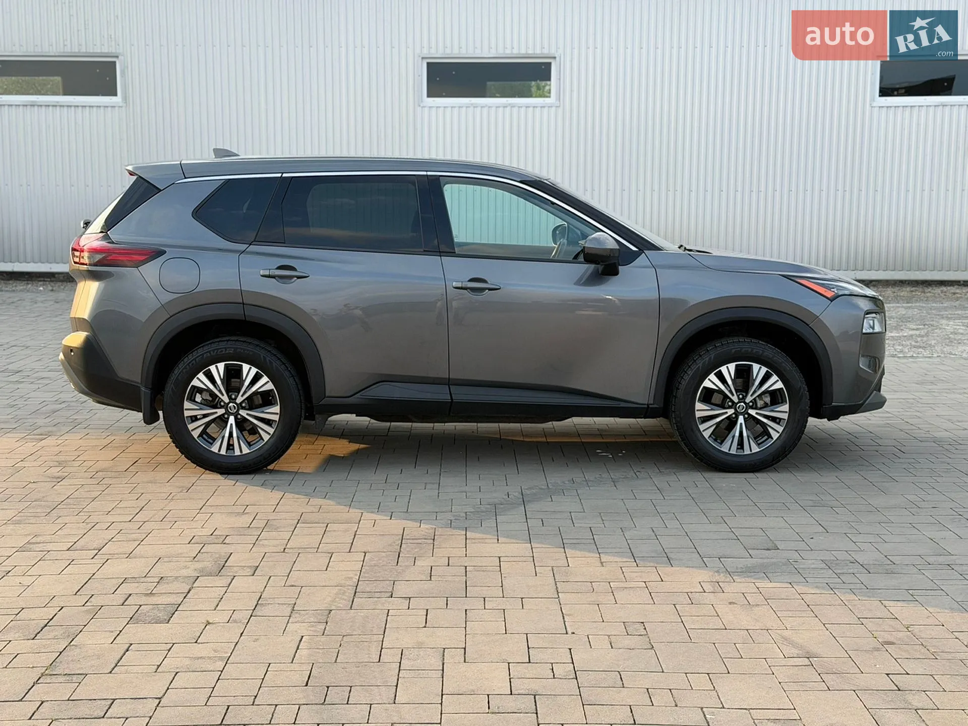 2021 Nissan Rogue - мініатюра 2