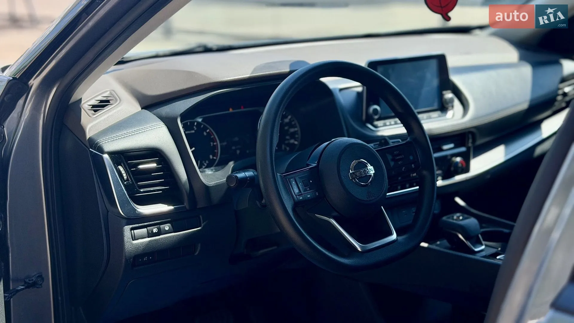 2021 Nissan Rogue - мініатюра 11
