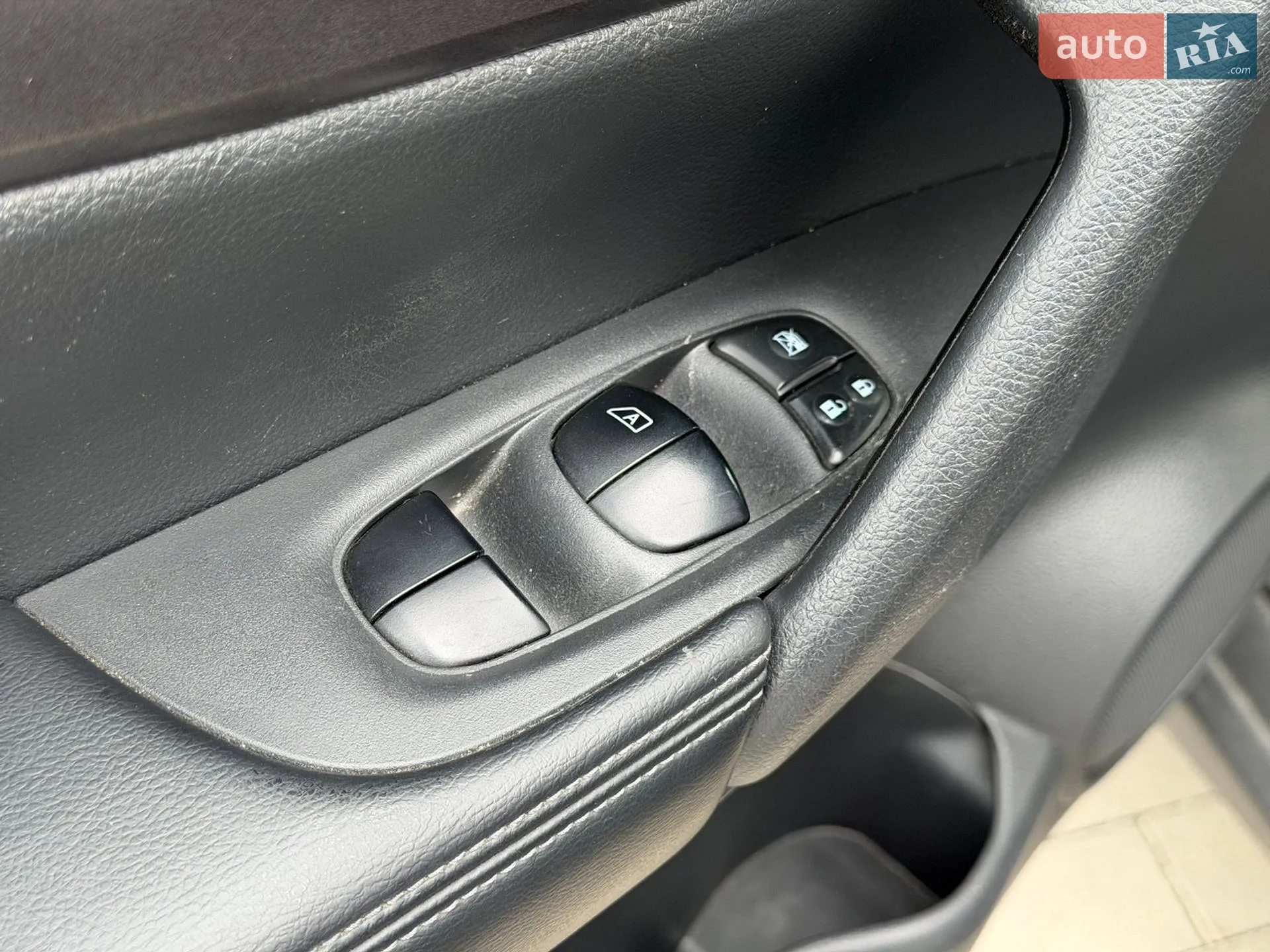 2016 Nissan Rogue - мініатюра 43
