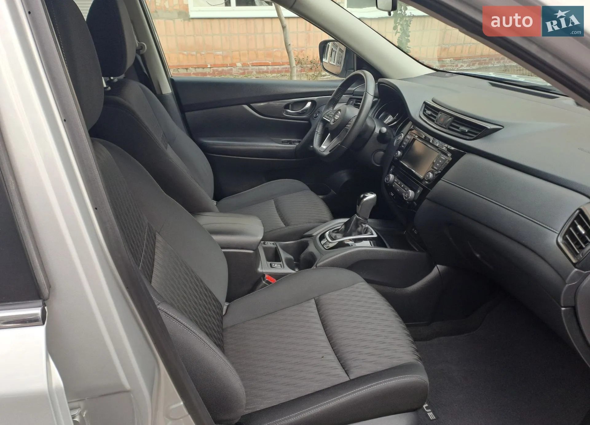 2018 Nissan Rogue - мініатюра 2
